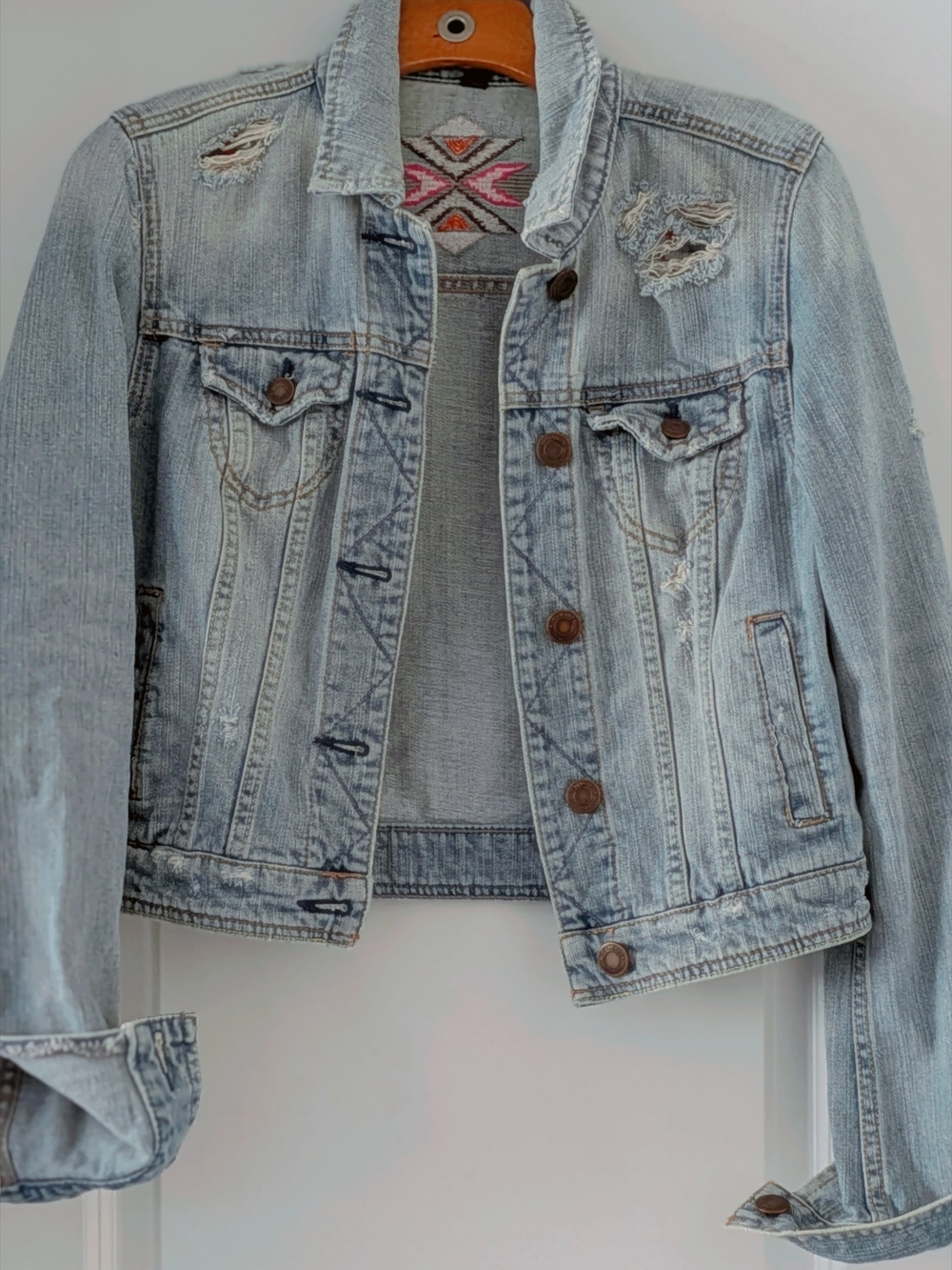 American Eagle Women's Light Blue Distressed Denim Jacket With Embroidery